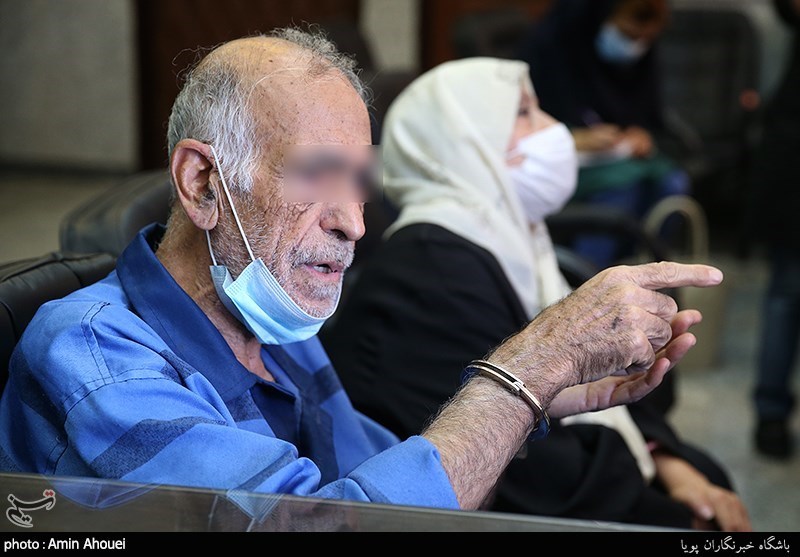 پدر و مادر بابک خرمدین در دادسرای جنایی پدر و مادر بابک خرمدین در دادسرای جنایی