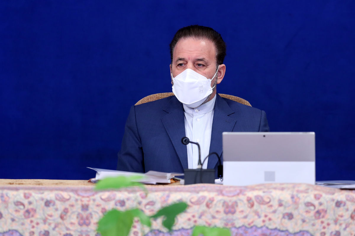واعظی: اولویت دولت تامین واکسن مورد نیاز از خارج است