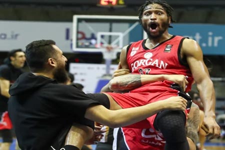 واکنش رابرت مالی به اتفاق شگفت‌انگیز در لیگ بسکتبال ایران +عکس