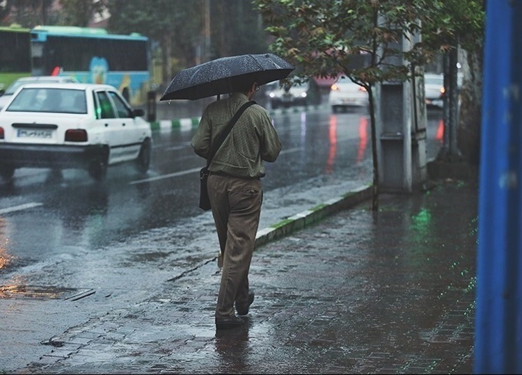 رگبار و رعد و برق در بیشتر استانهای کشور رگبار و رعد و برق در بیشتر استانهای کشور