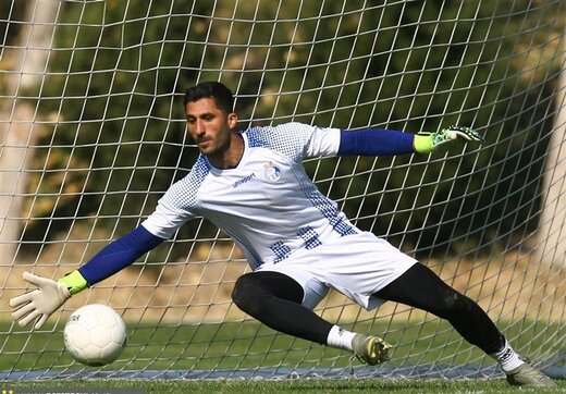 مرد شماره یک استقلال مقابل الاهلی مرد شماره یک استقلال مقابل الاهلی
