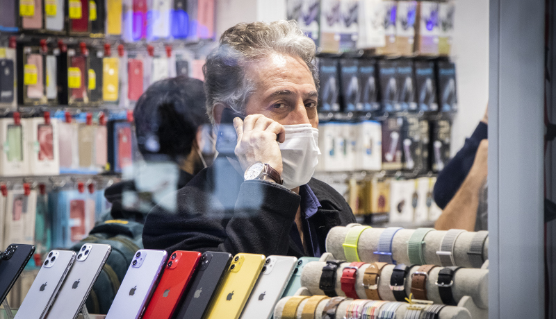 عرضه موبایل بیشتر از تقاضا شد/ تاثیر افزایش حقوق ورودی موبایل بالای ۶۰۰ دلار تا ۲ ماه دیگر