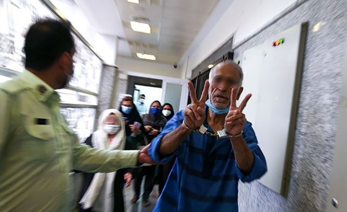 پدر و مادر بابک خرمدین روانی بودند؟ پدر و مادر بابک خرمدین روانی بودند؟