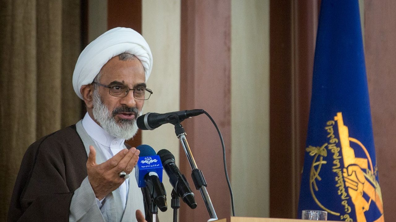 نماینده، ولی فقیه در سپاه: عده‌ای می‌خواهند با تبلیغات غربی بر احساسات مردم سوار شوند