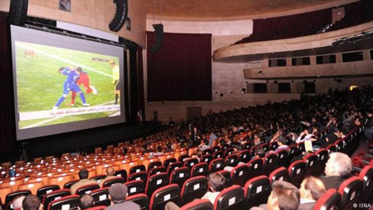 پخش مسابقه ایران و کامبوج در سینما