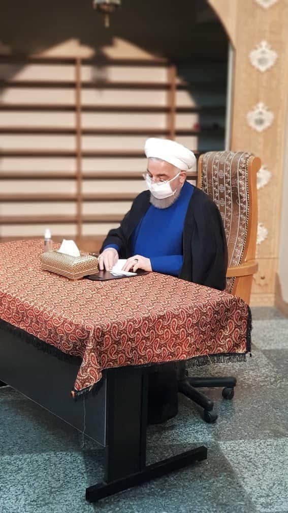 رای دادن جالب حسن روحانی +عکس