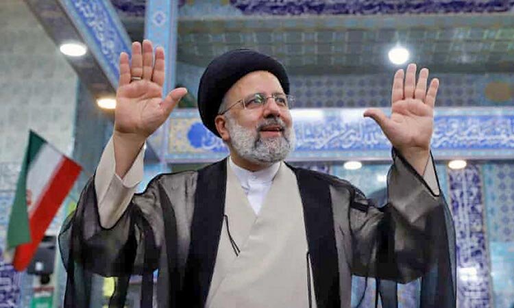 گمانه‌زنی رسانه‌های خارجی نسبت به پیروزی رئیسی/ گاردین: رئیسی ایران را در موضع قوی‌تر دیپلماسی قرار می‌دهد
