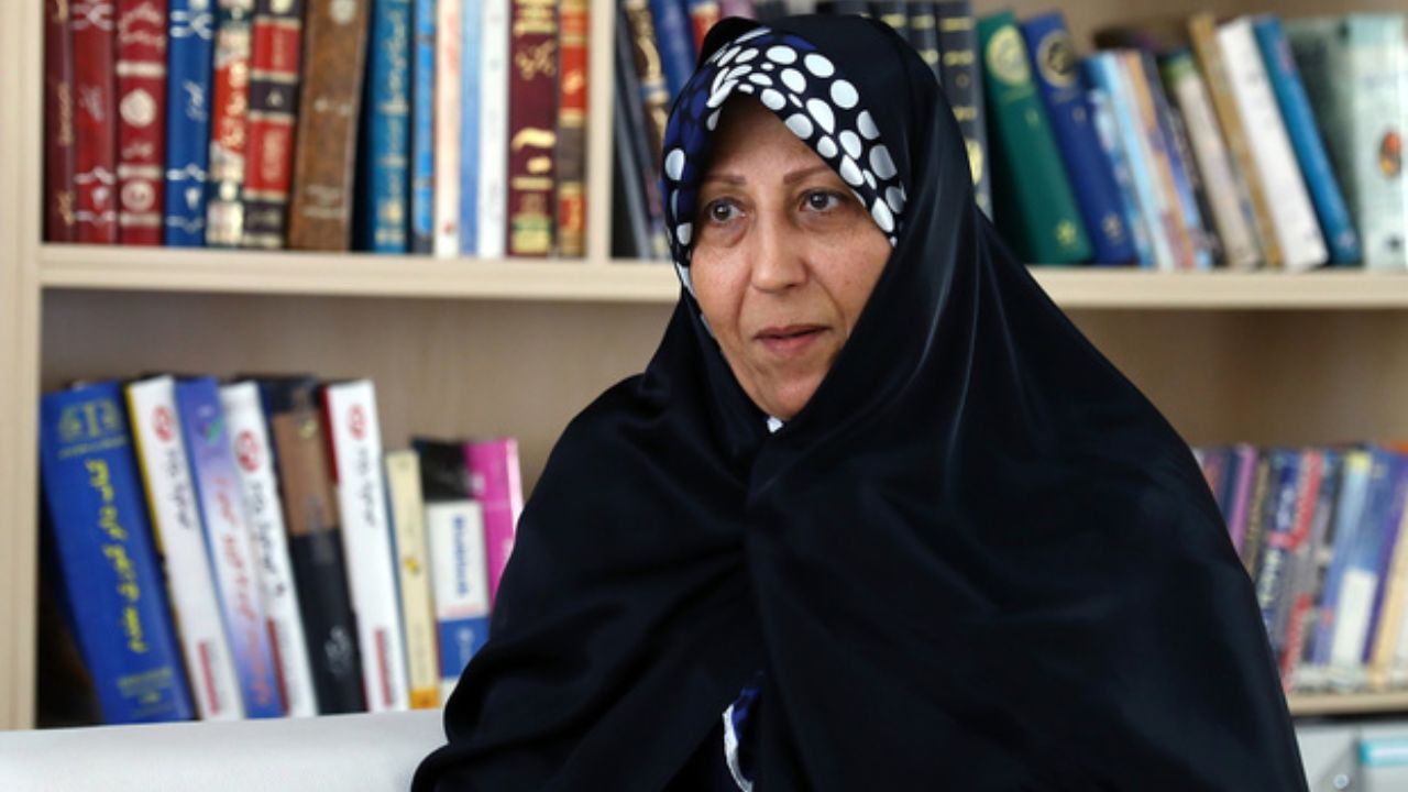 انتقادات فاطمه هاشمی از آملی لاریجانی