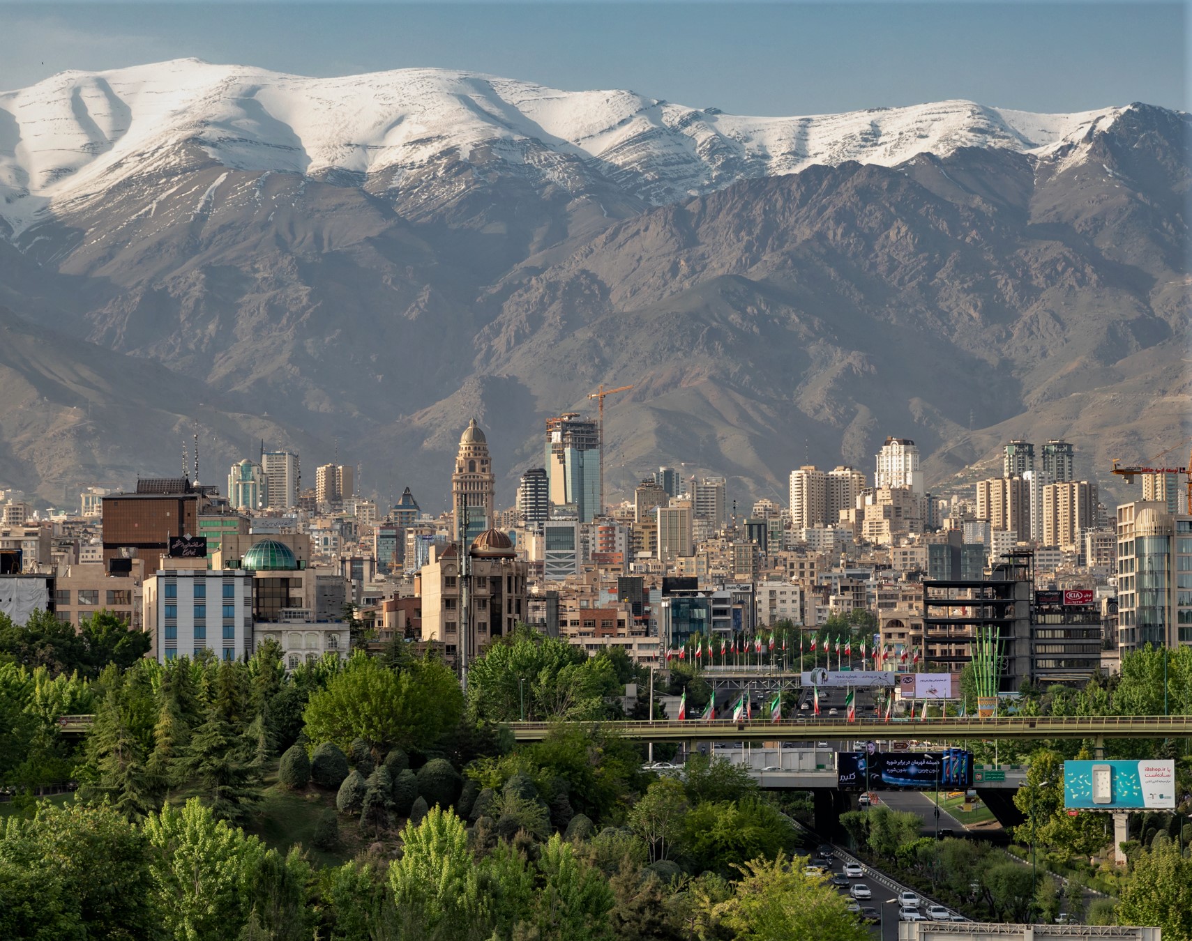 پیش‌بینی آسمان صاف برای تهران/ افزایش غلظت آلاینده ازن در برخی مناطق پایتخت