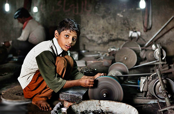 افزایش کودکان کار در شرایط کرونایی/ کودکان کار پنهان آسیب بیشتری می‌بینند