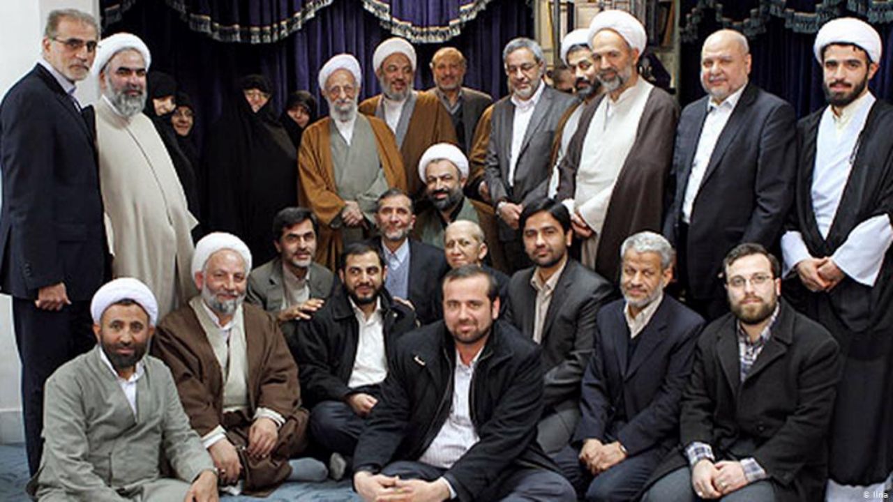 انتقاد انتحاری علیه پدر پایداری