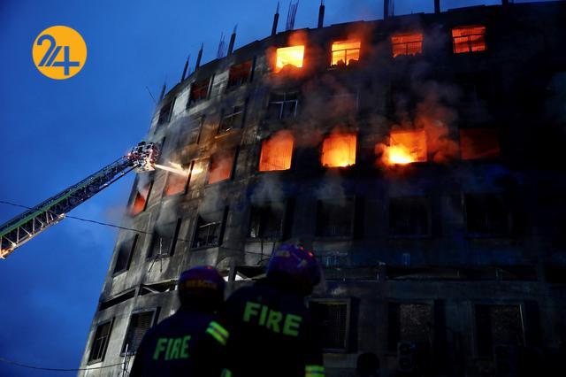 آتش سوزی در کارخانه تولید آبمیوه در بنگلادش آتش سوزی در کارخانه تولید آبمیوه در بنگلادش