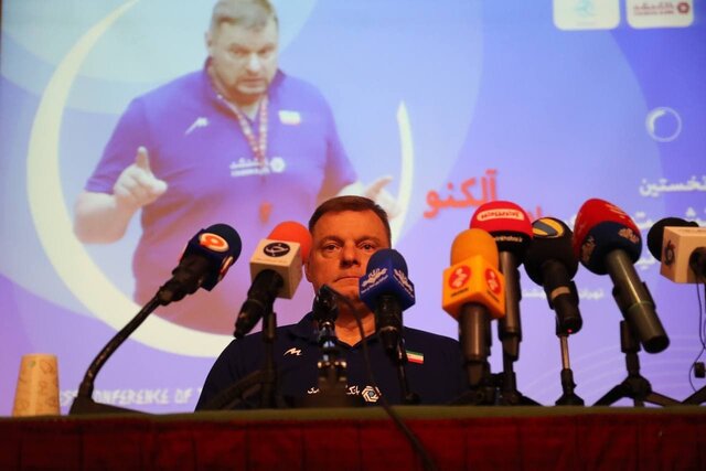 سرمربی تیم ملی والیبال