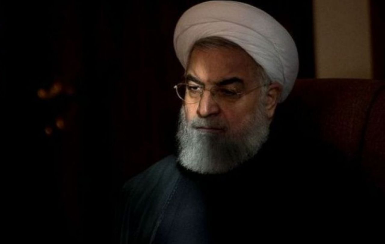 تقدیر از احمدی‌نژاد، تخریبِ روحانی/ رفتار متناقض صداوسیما با دو رئیس جمهور دهه ۹۰