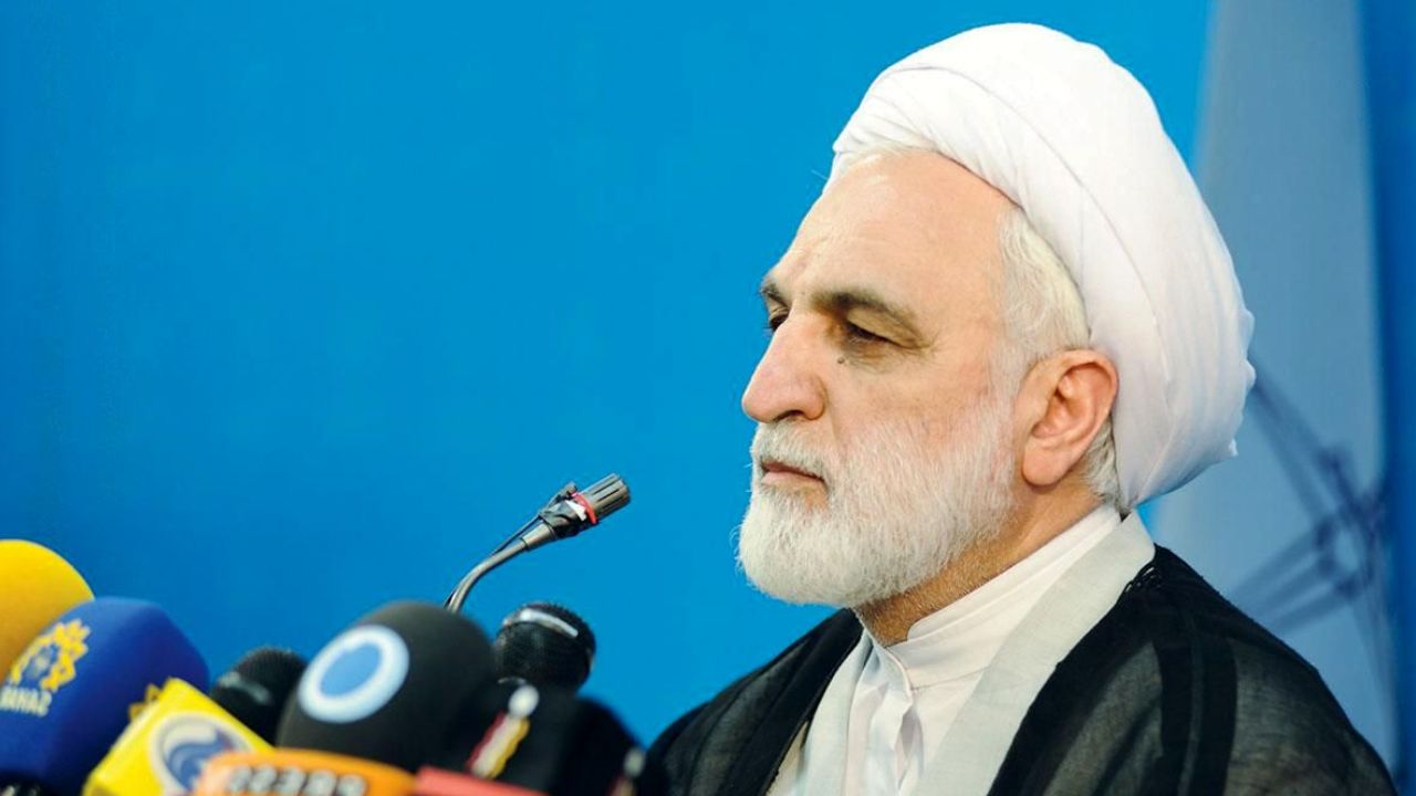 شاهد نفوذ دشمن و توطئه‌های آن‌ها هستیم/ زیان فساد سیاسی به مراتب بیشتر از فساد اقتصادی است