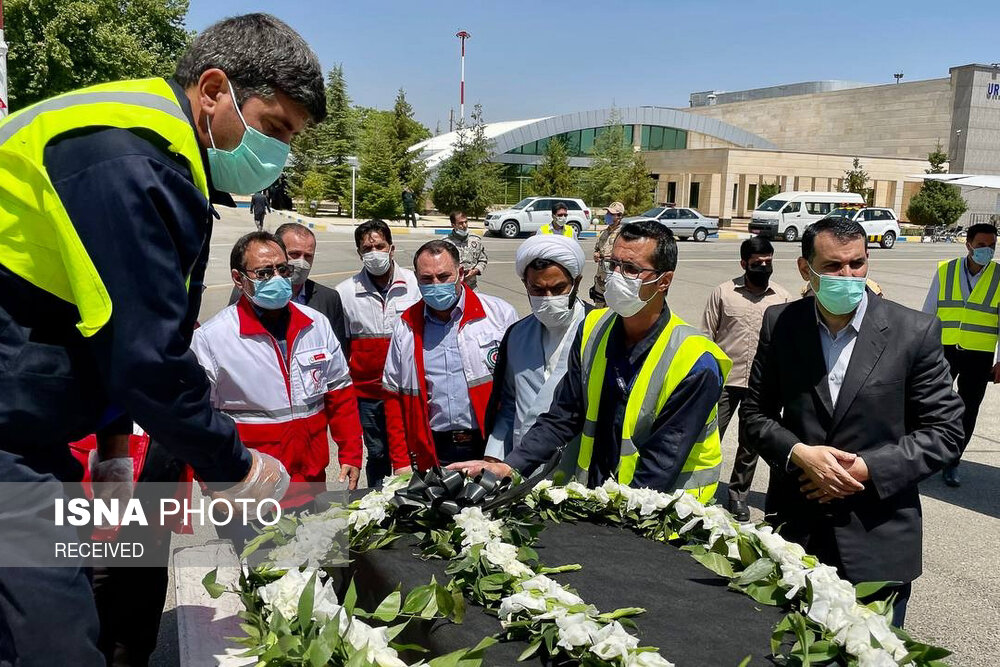 ورود قربانیان و مصدومان سانحه واژگونی اتوبوس خبرنگاران، به فرودگاه مهرآباد