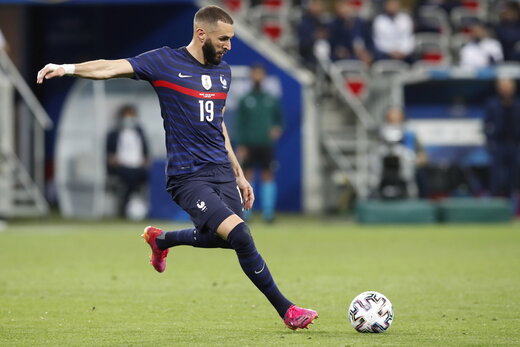 گلزنی بنزما مقابل پرتغال