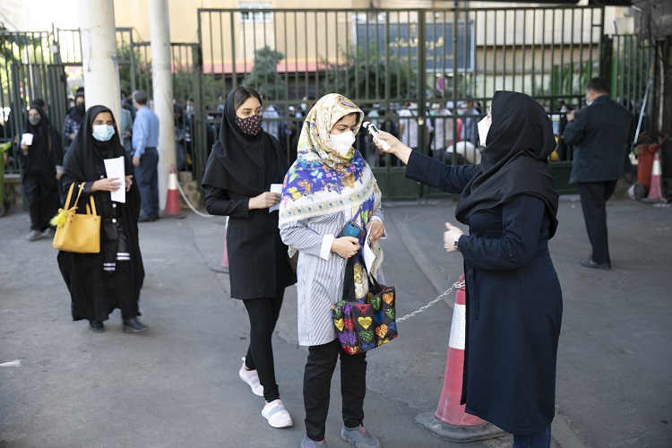 رقابت ۳۵ هزار داوطلب برای استخدام در بانک ملت رقابت ۳۵ هزار داوطلب برای استخدام در بانک ملت