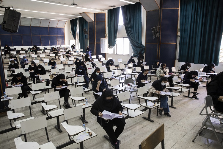 رقابت ۳۵ هزار داوطلب برای استخدام در بانک ملت رقابت ۳۵ هزار داوطلب برای استخدام در بانک ملت