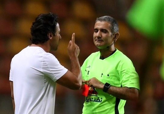 داور بازی استقلال با آلومینیوم داور بازی استقلال با آلومینیوم