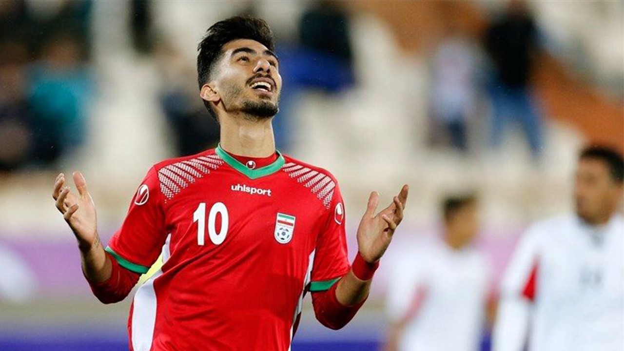 احتمال محرومیت رضا شکاری از سوی فیفا