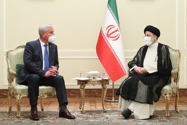 تحریم نمیتواند مسیر توسعه و همکاری کشورهای مستقل را متوقف کند تحریم نمیتواند مسیر توسعه و همکاری کشورهای مستقل را متوقف کند