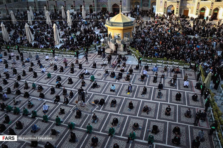 تصاویر حاشیهساز از عدم رعایت پروتکلها در مراسم محرم / رعایت فاصله گذاری فقط جلو دوربین تصاویر حاشیهساز از عدم رعایت پروتکلها در مراسم محرم / رعایت فاصله گذاری فقط جلو دوربین