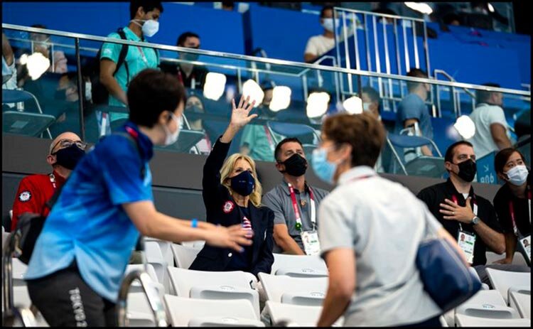 همسر رئیس جمهوری آمریکا در مرکز بازی‌های آبی المپیک توکیو +عکس