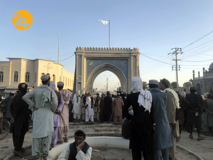 تصاویر طالبان در دروازه کابل