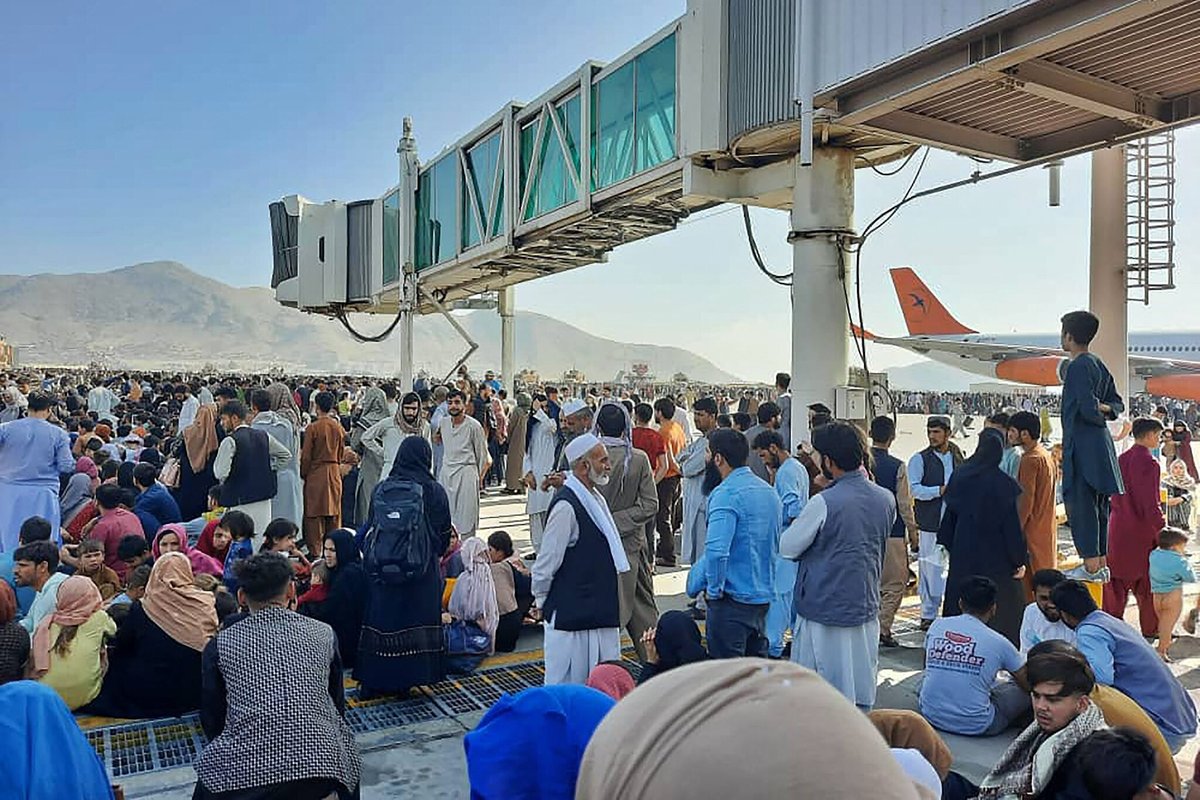 آخرین اخبار از تحولات افغانستان/ ادامه هرج و مرج در فرودگاه کابل