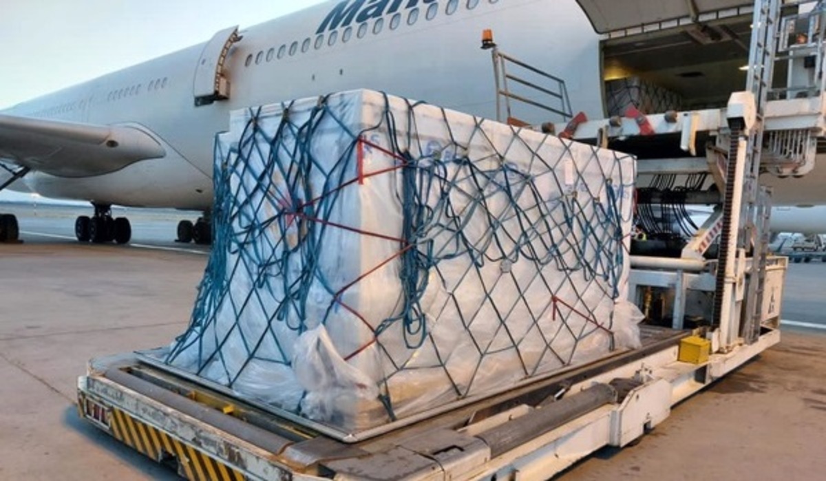 ورود نهمین محموله واکسن کرونا به کشور توسط جمعیت هلال احمر ورود نهمین محموله واکسن کرونا به کشور توسط جمعیت هلال احمر