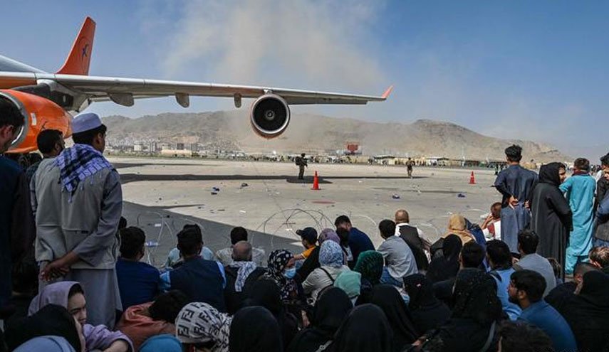 تولد نوزاد افغان در هواپیمای آمریکایی