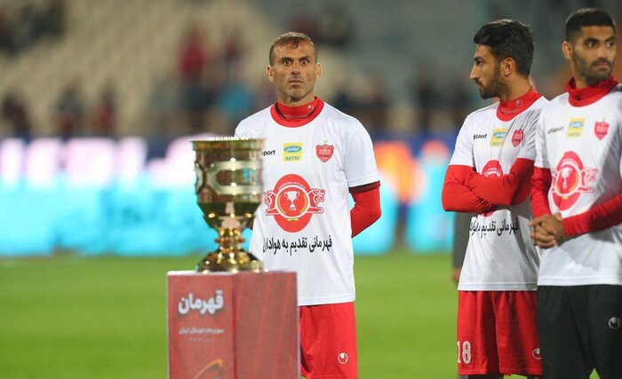 سیدجلال قصد خداحافظی ندارد/ تعهد به یک فصل دیگر قرارداد با پرسپولیس