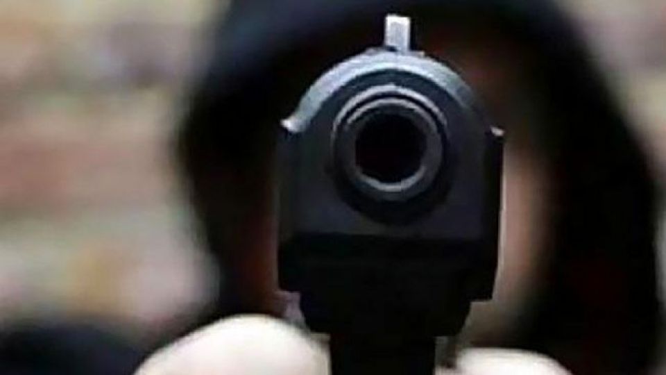 زن عصبانی شوهرش را در خیابان تیرباران کرد +عکس