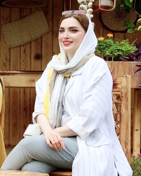  بهنوش طباطبایی