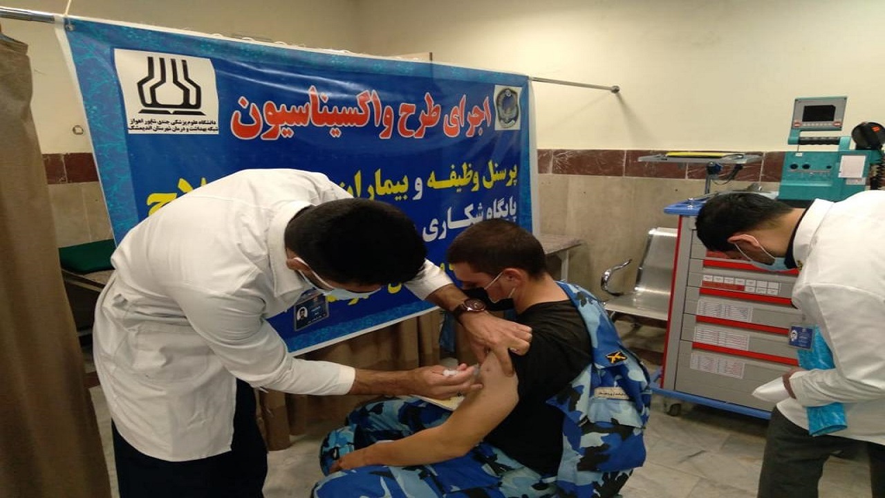 ۴۰ هزار سرباز دوز اول واکسن کرونا را دریافت کردند ۴۰ هزار سرباز دوز اول واکسن کرونا را دریافت کردند