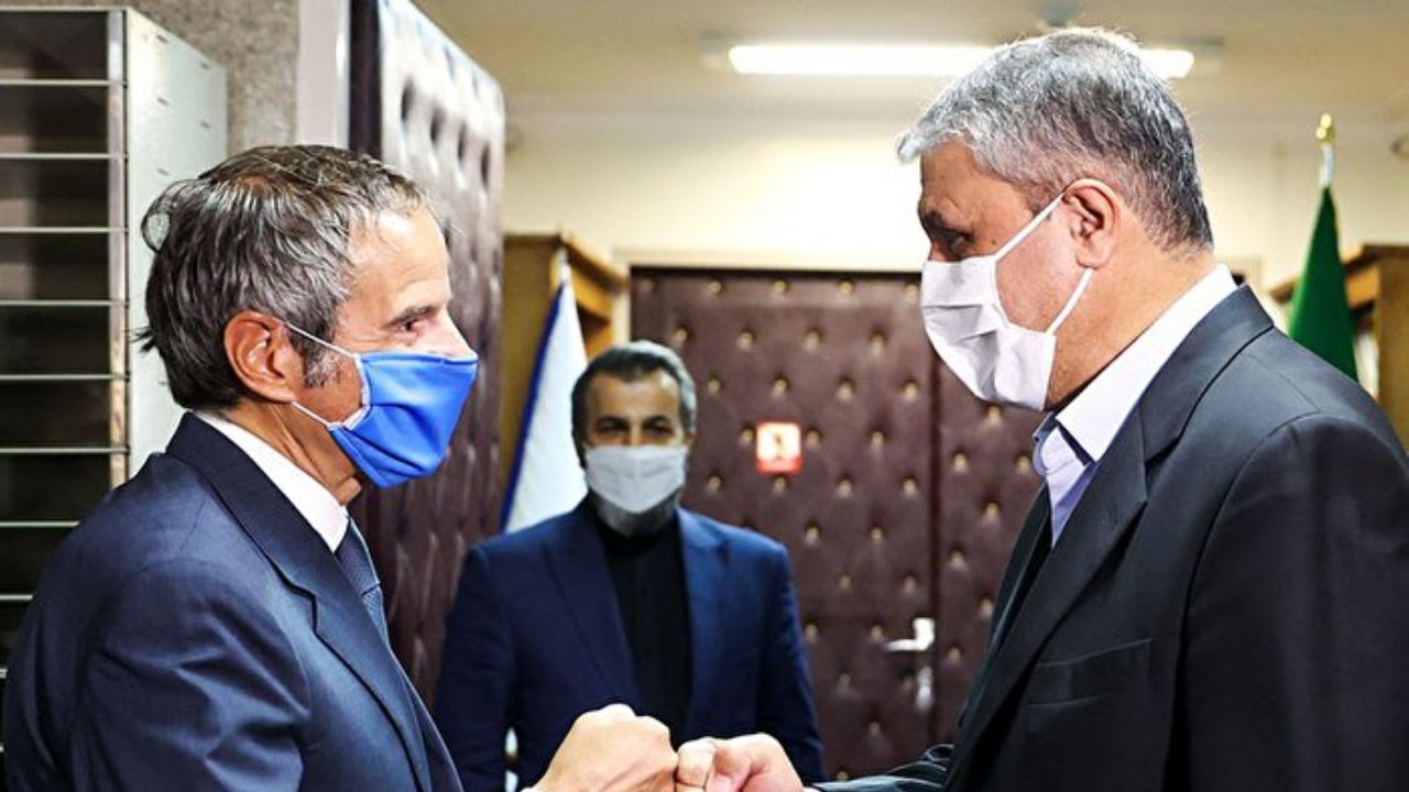 مخالفان دیروز برجام، الان خودشان پشت فرمان آن نشسته و به مذاکرات ادامه می‌دهند