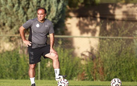 استقلال با فرهاد مجیدی ۱۰ سال دیگر هم جام نمی‌گیرد!/ آقایی که فحش می‌دهی نماد ۴ را مدیون مظلومی هستی