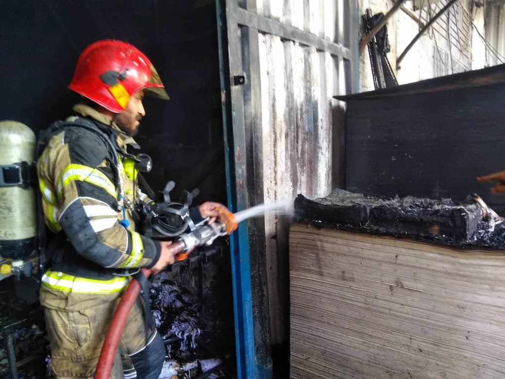 آتش سوزی وحشتناک در خیابان قزوین تهران + فیلم