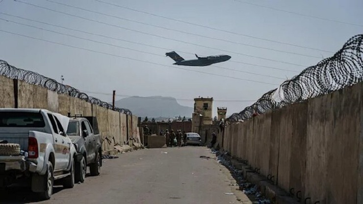 حمله به فرودگاه کابل