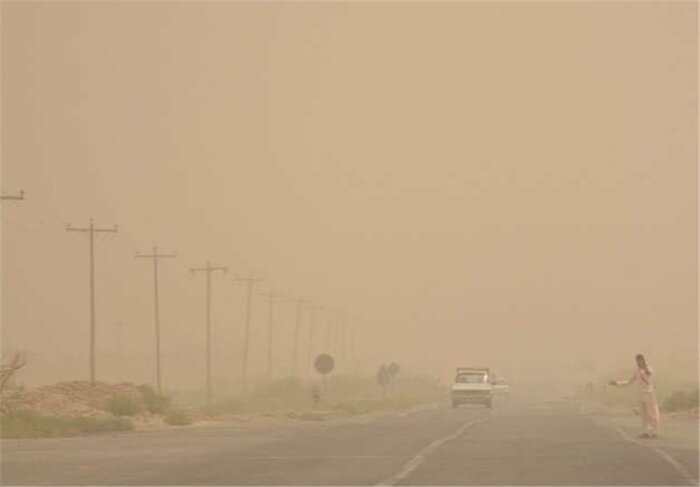 طوفان و گردوغبار ادارات منطقه سیستان را به تعطیلی کشاند