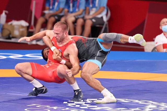 راهیابی ۳ کشتی گیر ایران به دور دوم/ شکست سنگین عباسپور برابر رقیب آمریکایی