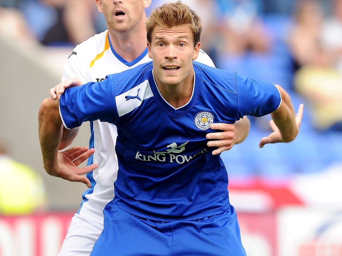 مهاجم خارجی استقلال