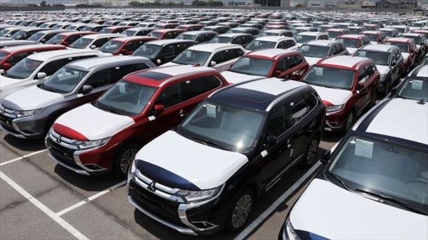 چه کسی مانع واردات خودرو است؟