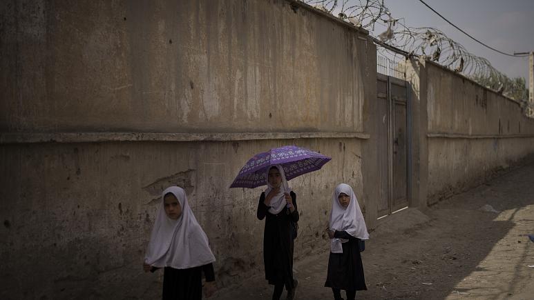 بازگشت دختران به مدرسه در افغانستان