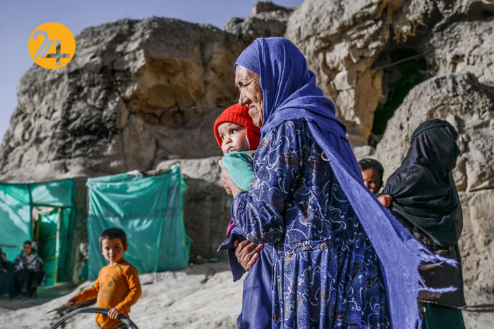 آوارگان افغان در کوههای تاریخی بامیان آوارگان افغان در کوههای تاریخی بامیان