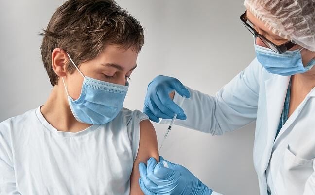 واکسیناسیون افراد زیر ۱۸ سال