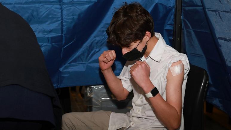 دوز سوم واکسن فایزر 