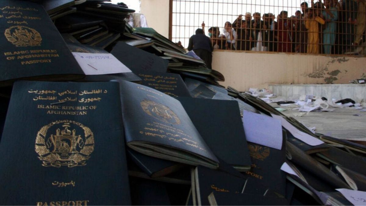 طالبان گذرنامه و کارت شناسایی افغان‌ها را تغییر می‌دهد