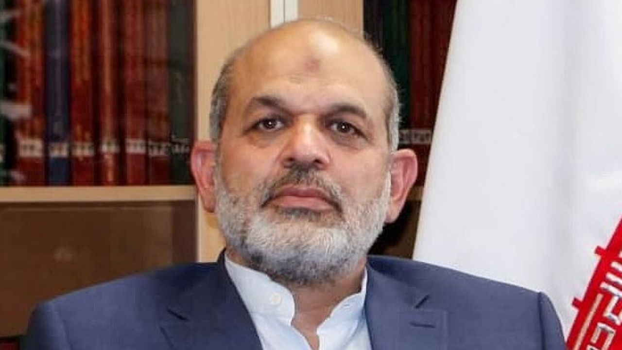 وزیر کشور: محدودیت‌های کرونایی تا رفع نگرانی ادامه دارد